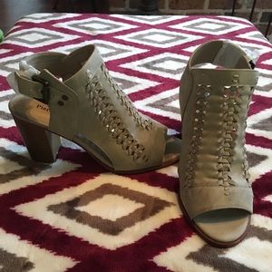 Pierre Dumas Taupe peeptoe Size 8. New in Box